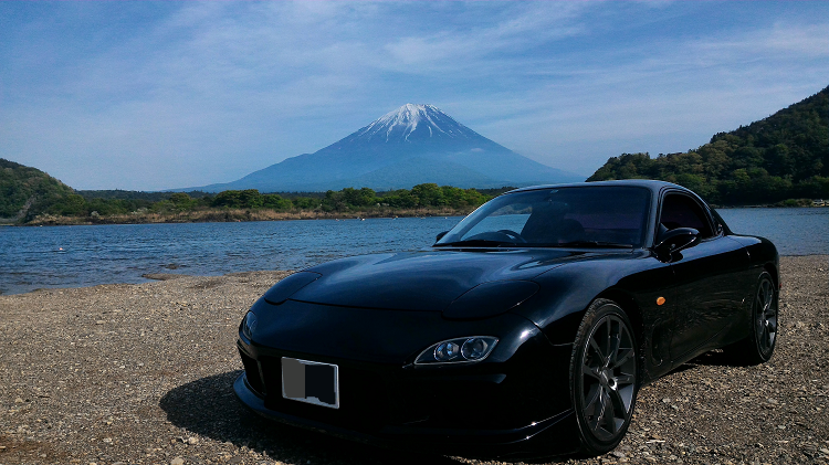 【社員インタビュー】そのださんに聞く、マツダRX-7への想い。